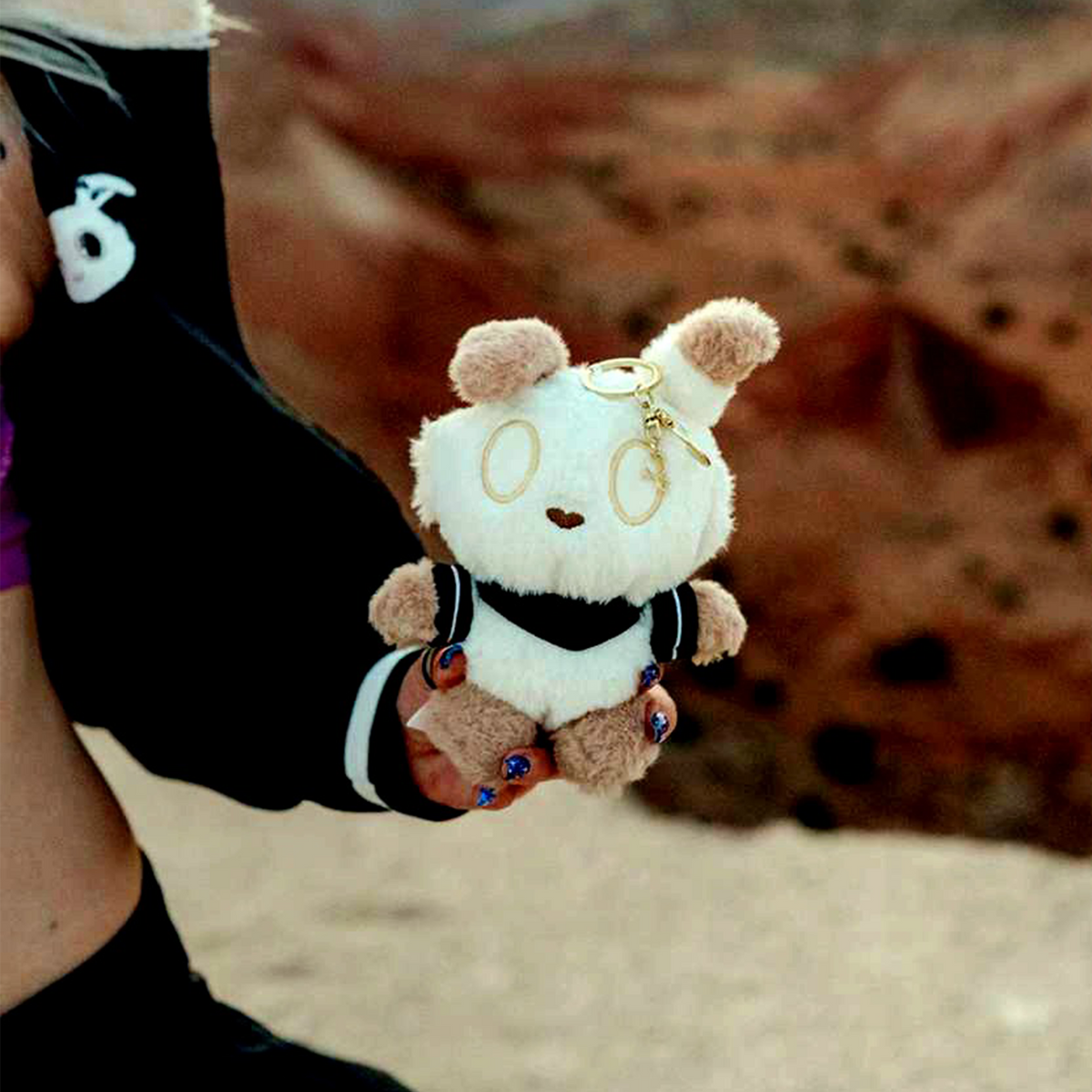 ZOA keychain 6 inch Plushie (LUMI)